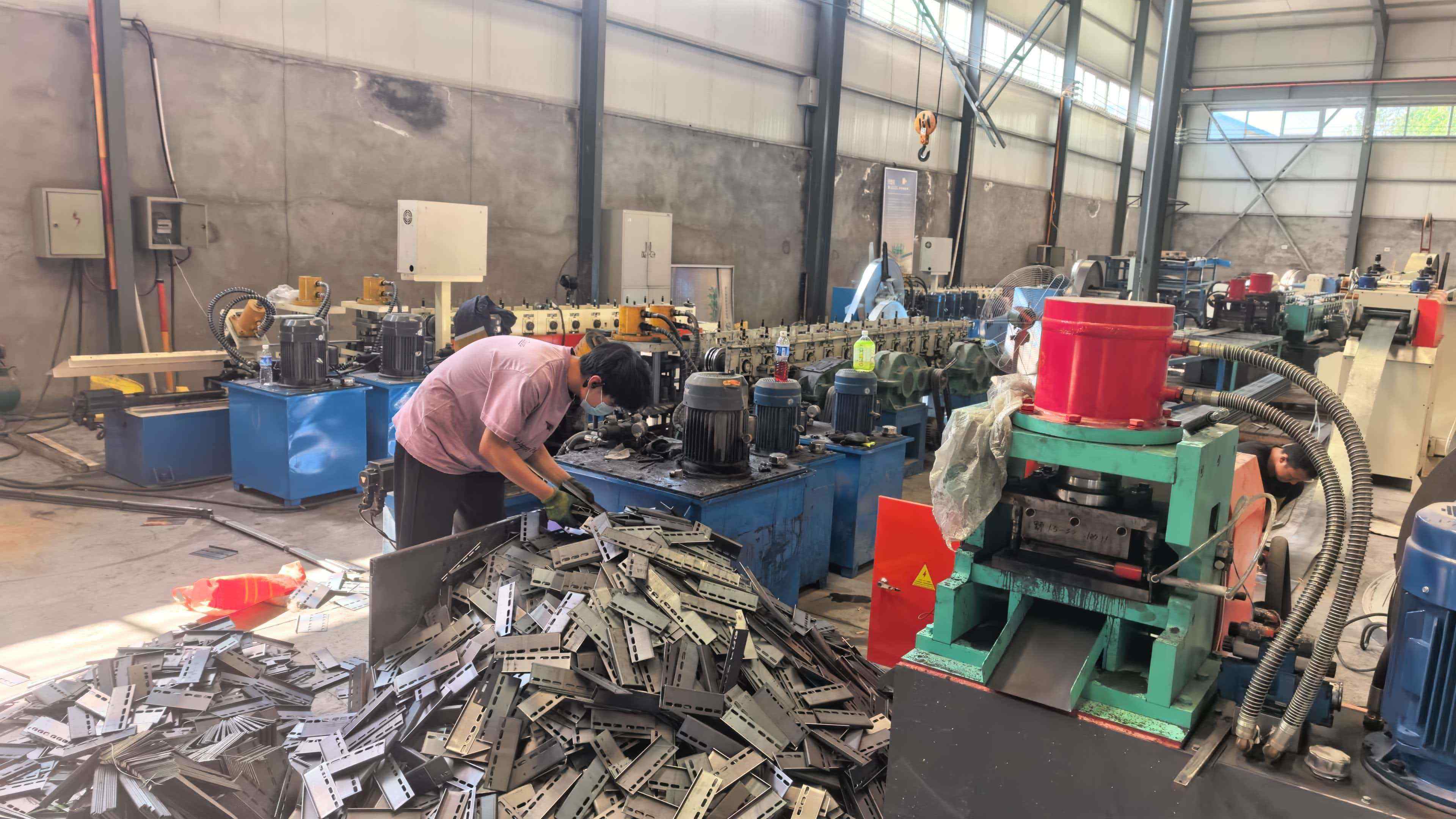 北海市喷塑桥架锌铝镁桥架 - 价格